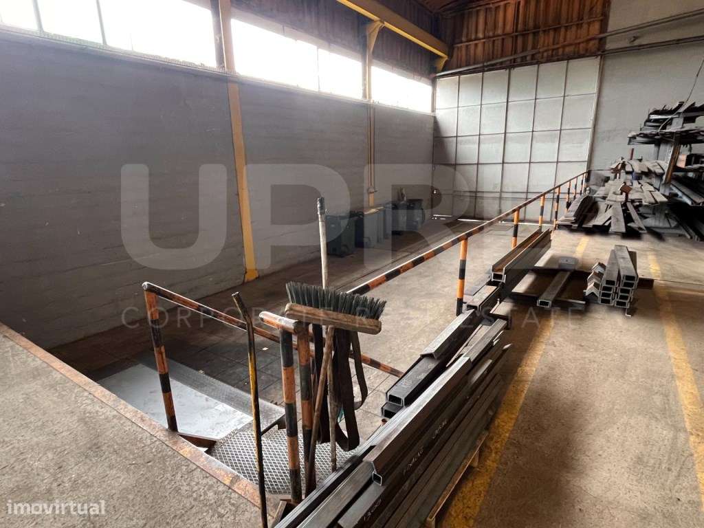 Armazém c/ pontes rolantes| VENDE | VN Gaia (Grijó)-13