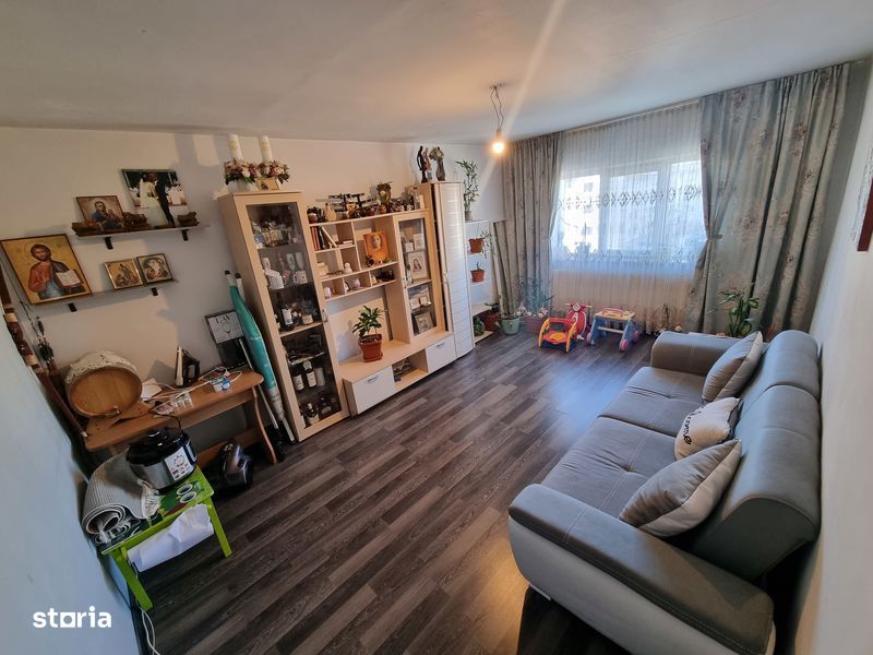 0% comision ! Apartament 3 camere, Targu Jiu, zona - Lic. Pedagogic