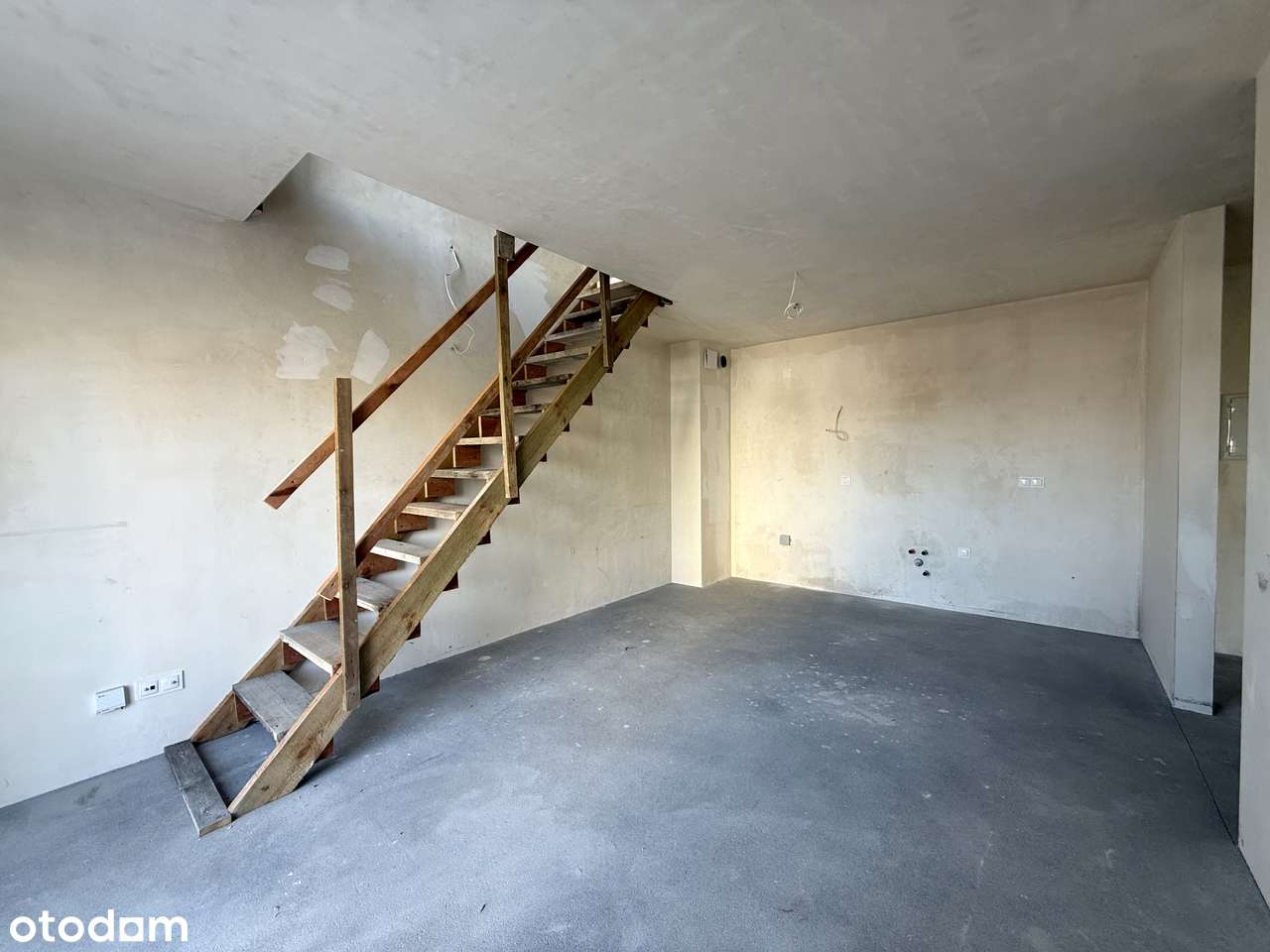 Nowoczesna przestrzeń z antresolą - 75m2 do własnej aranżacji-4