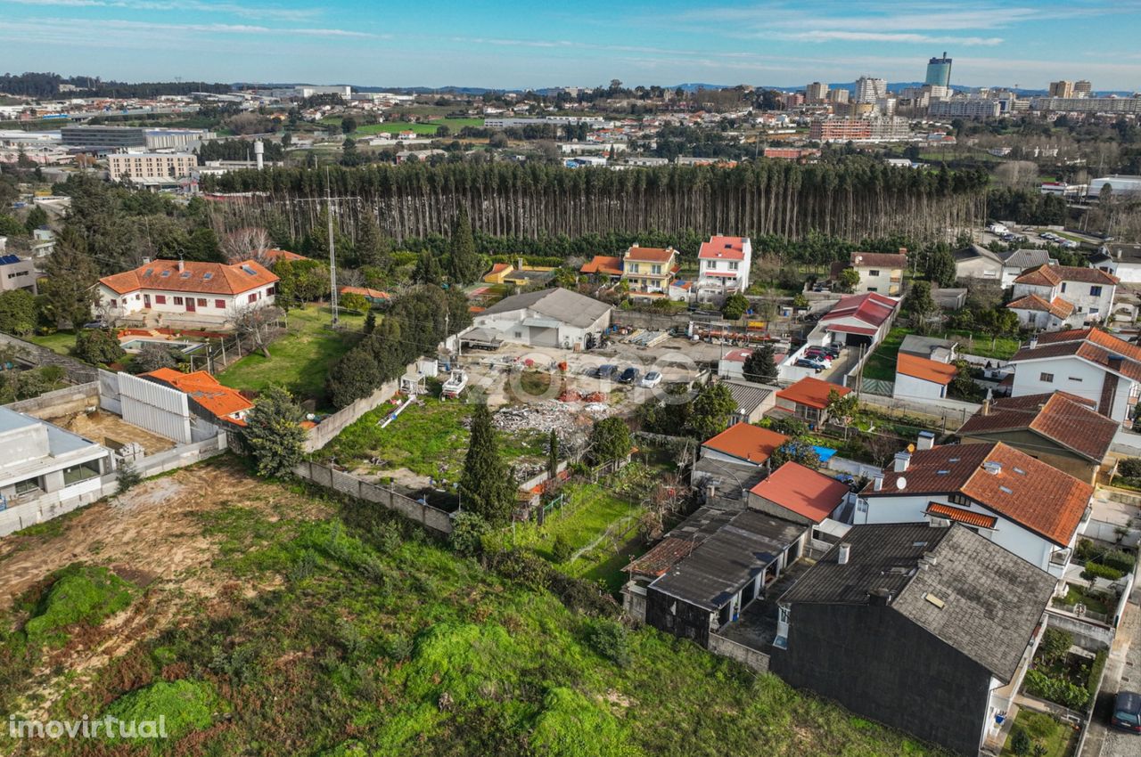 Armazém e terreno com construção aprovada - Leça do Balio, Matosinh...