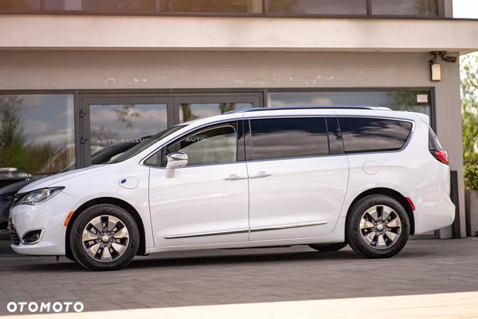 Chrysler Pacifica - 12