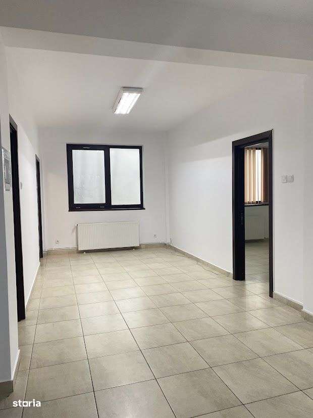 Ofer inchiriere spatiu central 83 mp, cabinete, birouri, 3000 lei - Imagine principală: 3/12