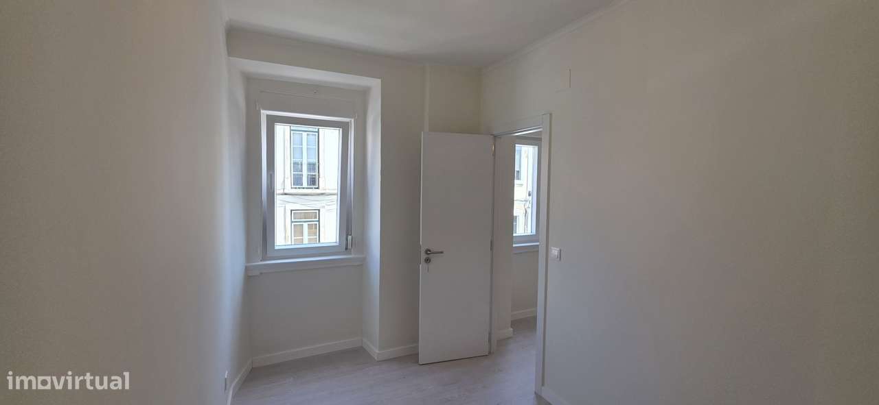 Apartamento T2 Remodelado em Lisboa - Oportunidade Imperdível!-19