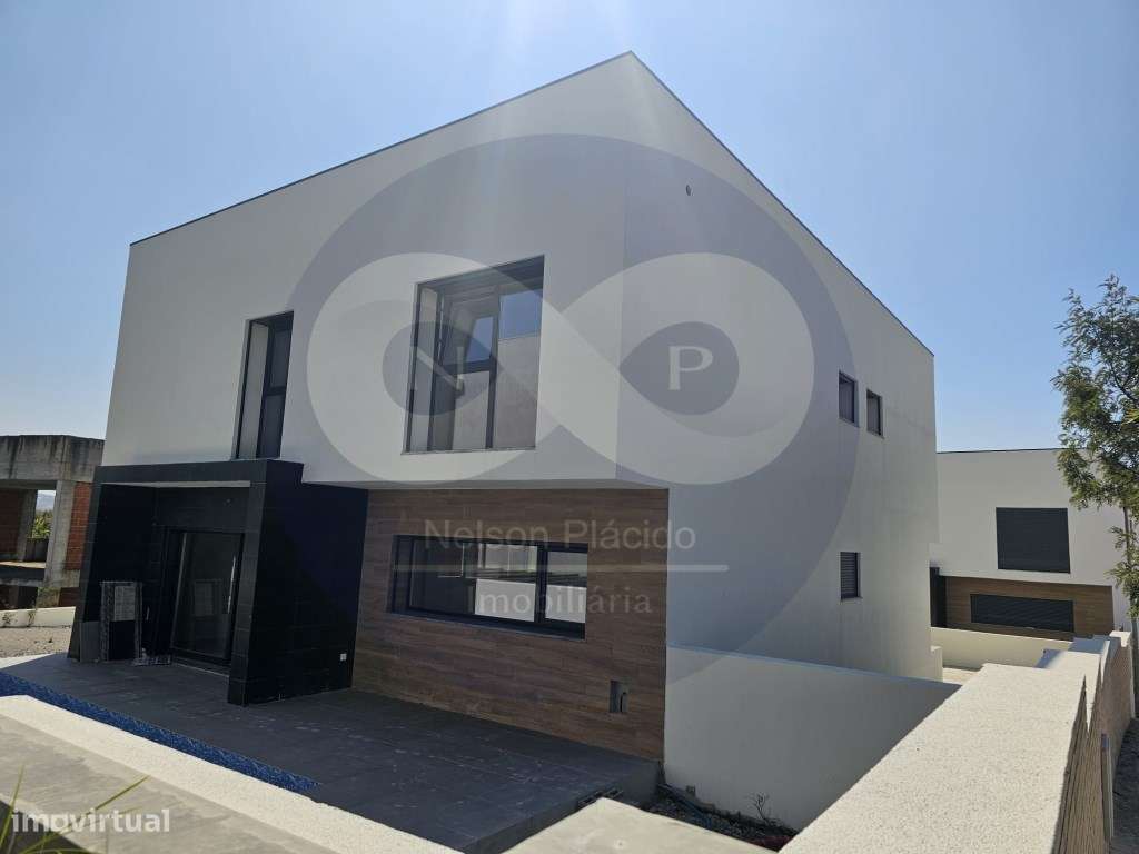 Moradia Independente T5, com piscina, em Ponte do Rol - Torres Vedr...-28