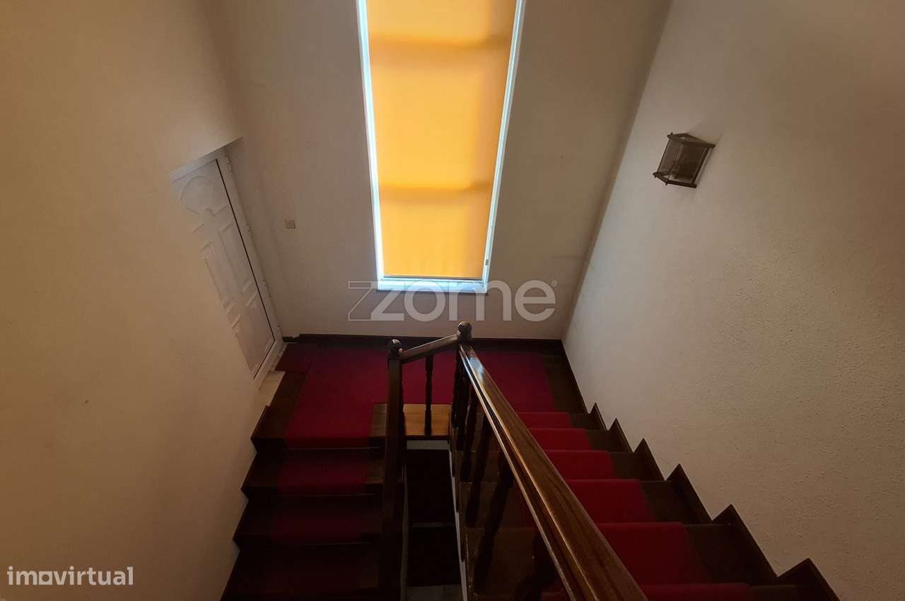 Espetacular Moradia T4 com Jardim e Garagem em Chaves-7