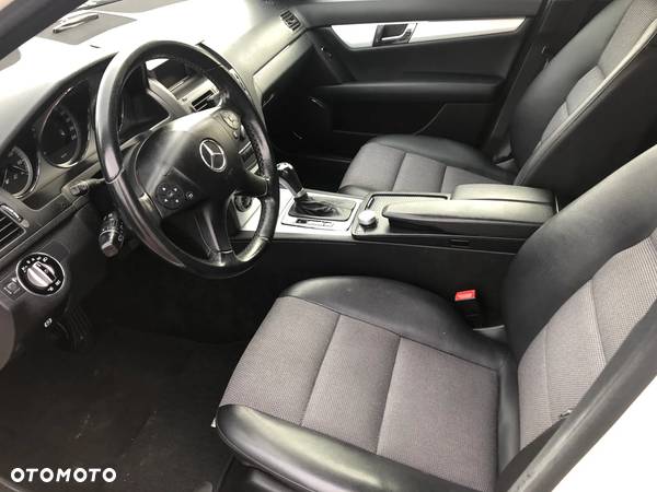 Mercedes-Benz Klasa C 180 T Kompressor Automatik BlueEFFICIENCY Avantgarde - 5