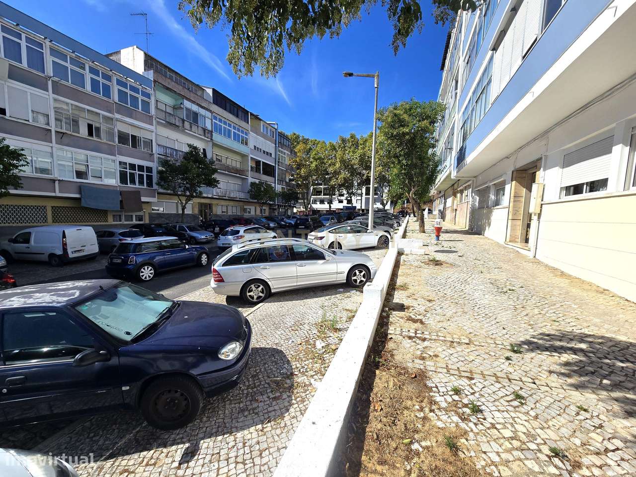 Apartamento T2 Totalmente Remodelado em Almada, Cova da Piedade-28
