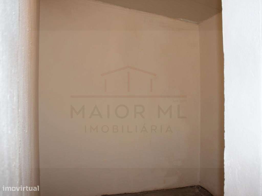 Garagem e Arrecadação Fechada a 3 Km de Rio Maior - Grande imagem: 4/15