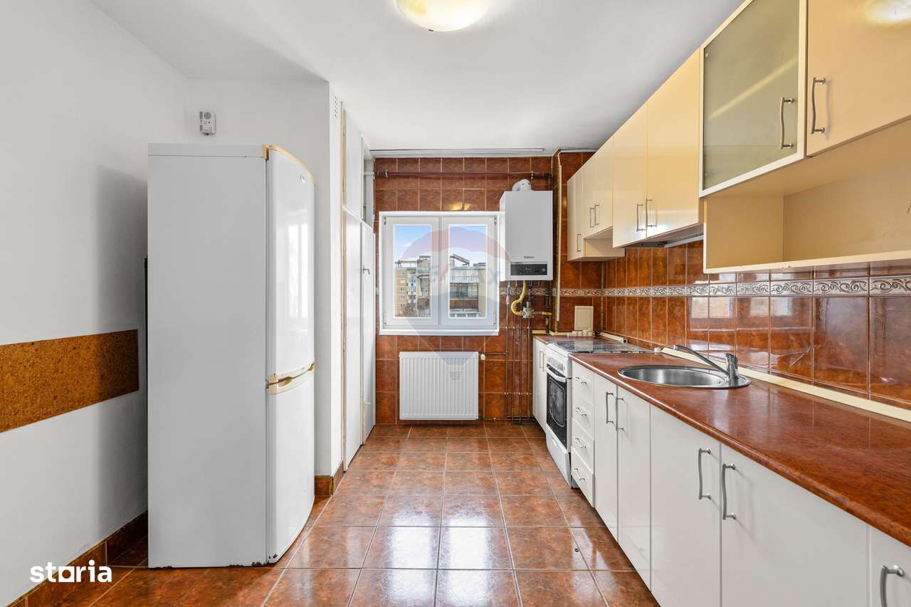 Apartament spațios cu 3 camere, de vânzare, în zona 300 Micalaca-7