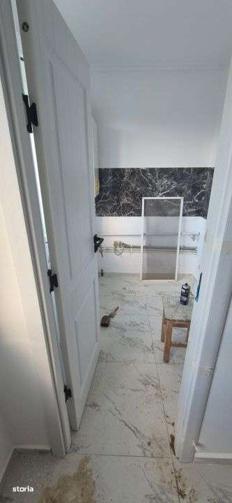 Garsoniera la Cheie, zona Calarasilor Viziru, etaj 6. - Imagine principală: 2/3