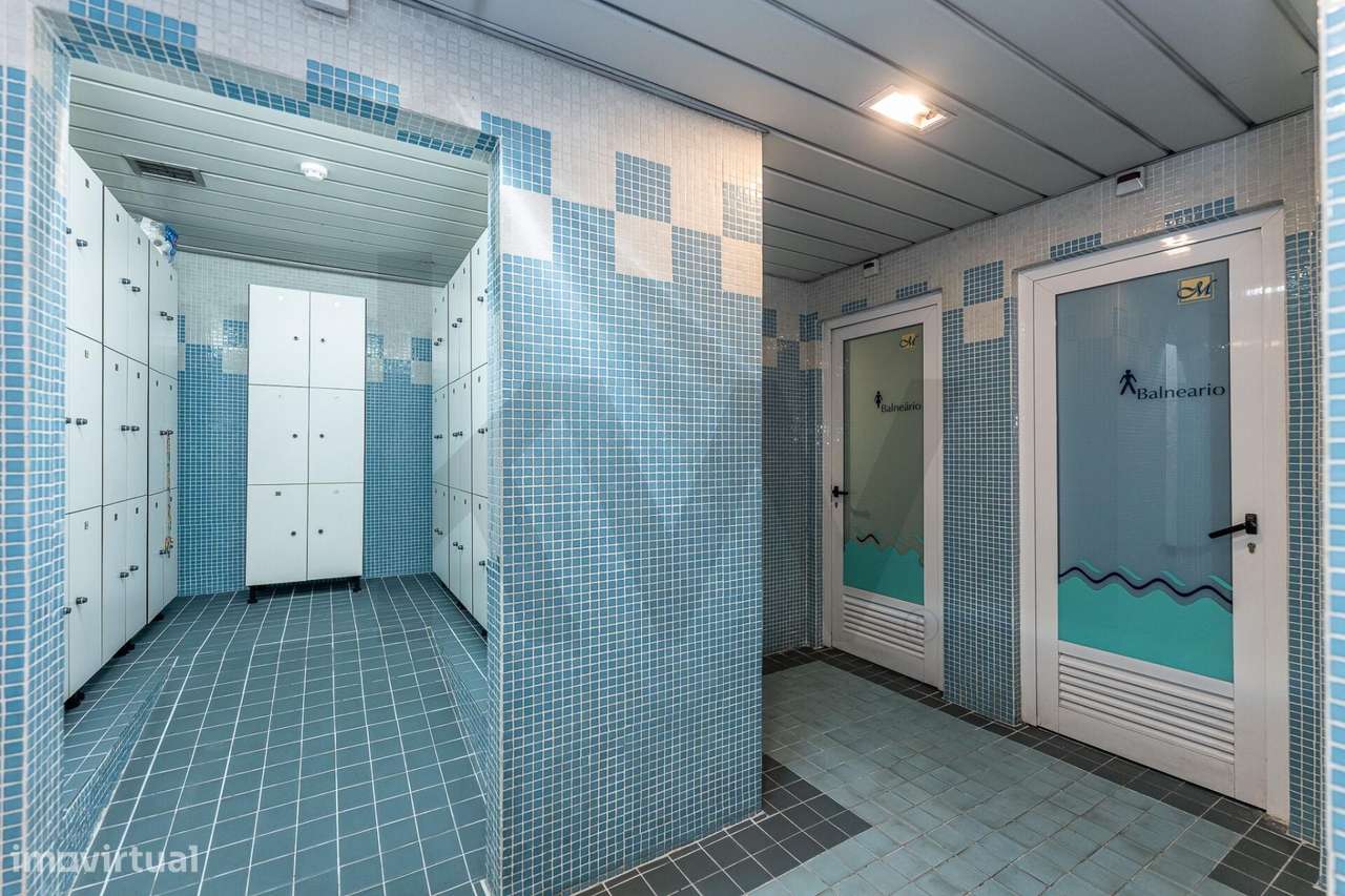 Excelente T5  em Condominio Fechado a Marechal Gomes da Costa, Porto-58