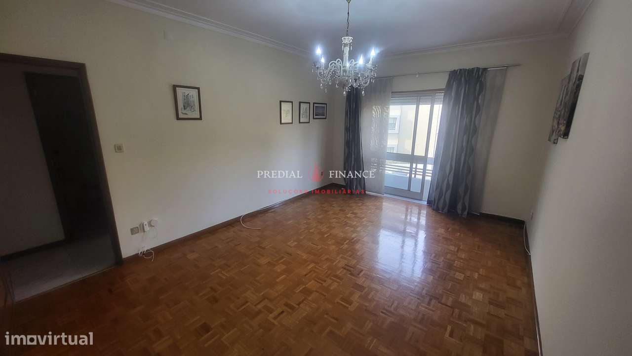 T2+1 Luminoso com Garagem Ampla em Ramalde – Zona em Valorização-5