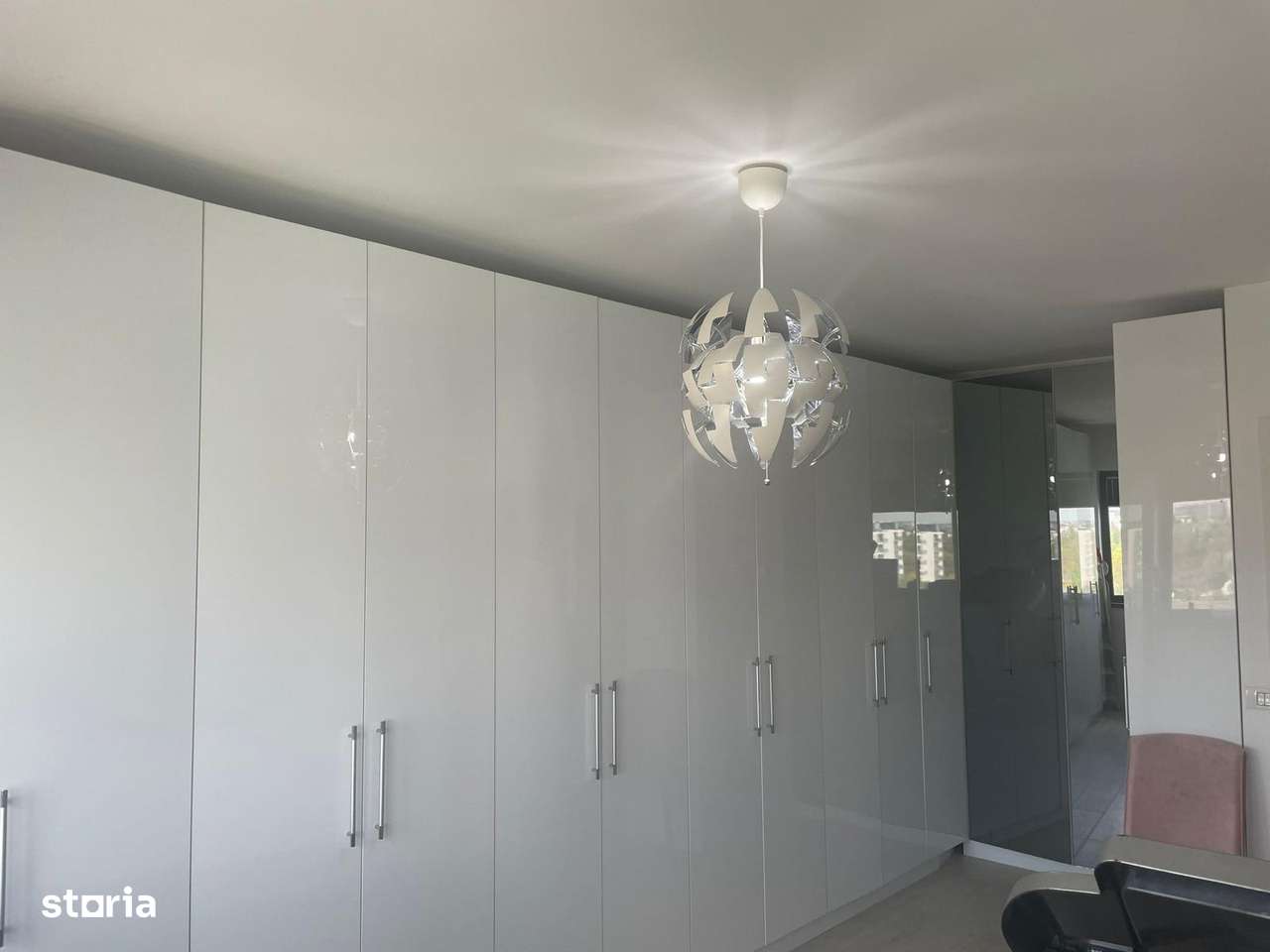 Apartament cu 4 camere in zona de Nord-3