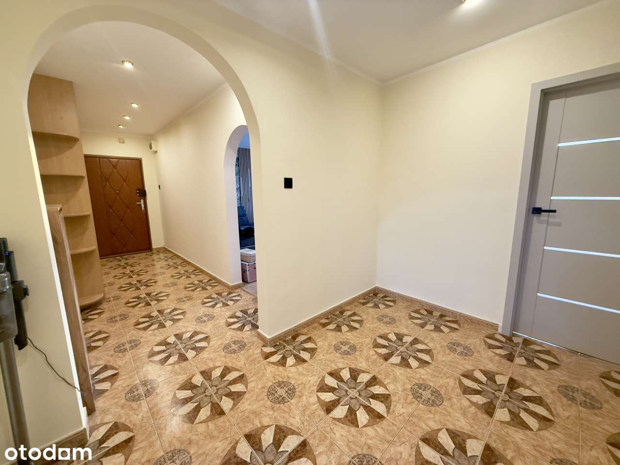 Przestronne Mieszkanie-Bezczynszowe- 2 Piętro- Garaż-17