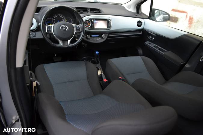 Toyota Yaris 1.5 VVT-i HSD Sol - 6