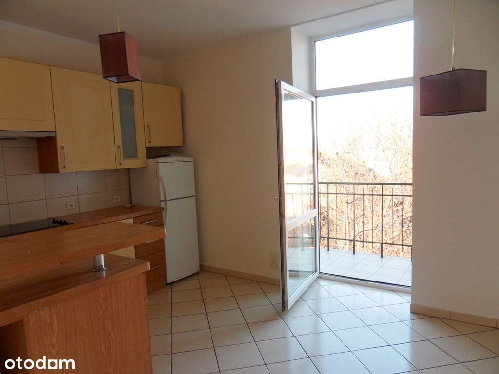 Do sprzedania mieszkanie o pow. 68 m kw. w centrum.-0