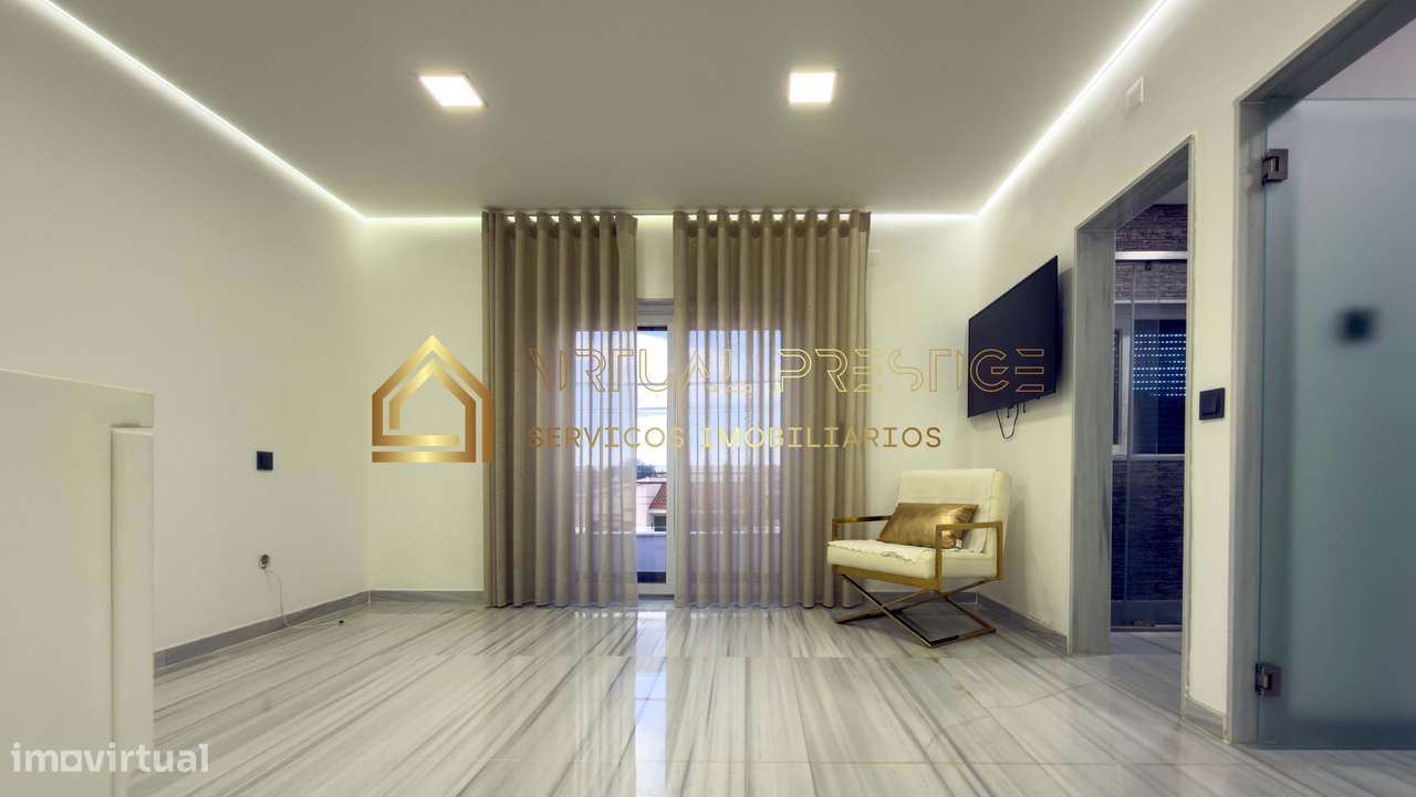 Moradia T4 Remodelada com Piscina em Belverde-24