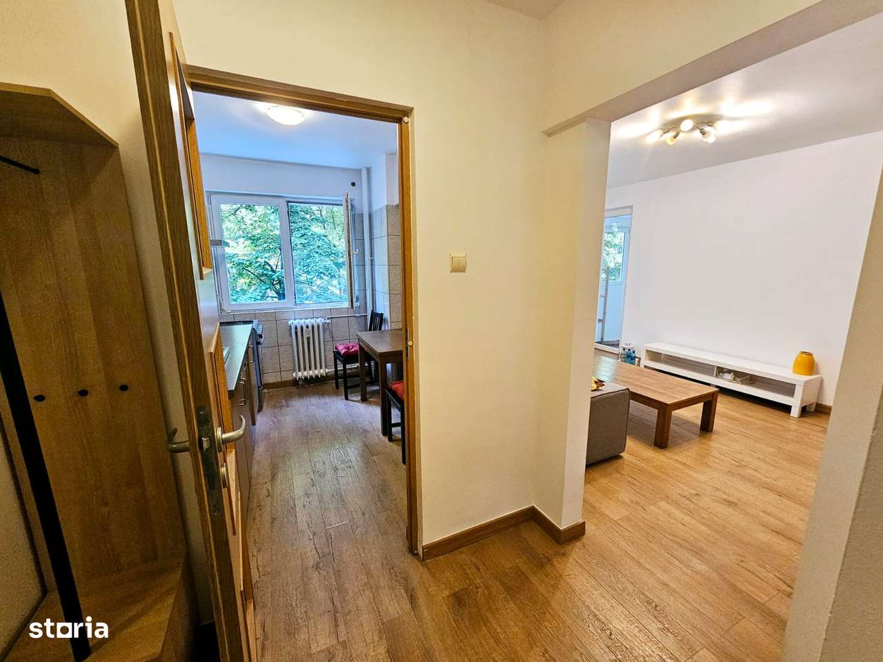 Apartament 2 Cam Parc Bazilescu, Metrou - Imagine principală: 4/8