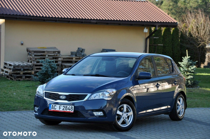 Kia Ceed - 9