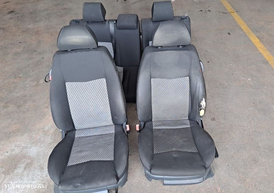 Peça - Bancos Frontais E Traseiros Seat Ibiza 6L 2007 (3 Portas)