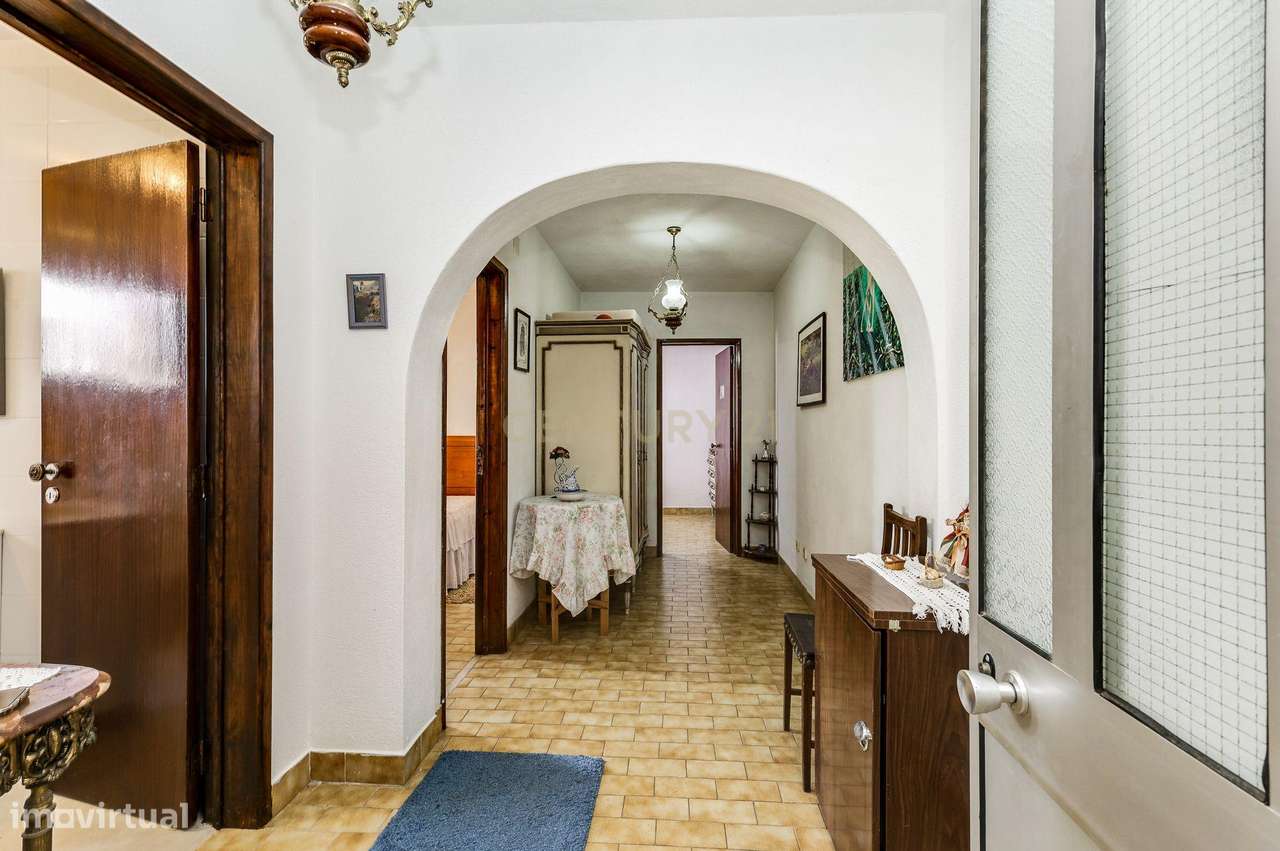 Excelente oportunidade – Moradia T2 com Terreno e Garagem em Vale Rosa - Grande imagem: 5/31