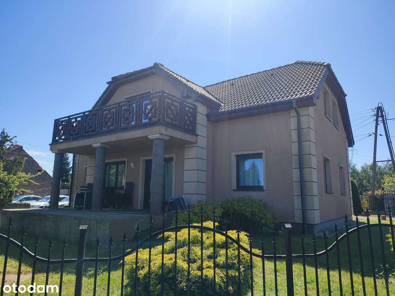 dom wolnostojący, spokojna okolica - Pełny obrazek: 1/17