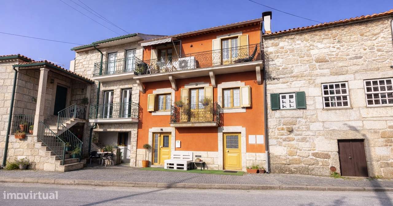 Moradia T3 Totalmente Reconstruída - Santar, Nelas-15