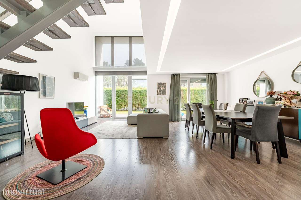 Moradia contemporânea na Aroeira | Luz natural, conforto e eficiência - Grande imagem: 5/52