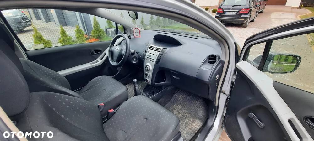 Toyota Yaris 1.0 Terra A/C - 10