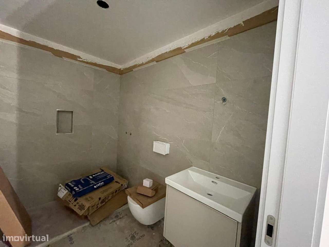 Apartamento NOVO com fachada histórica e 1 lugar de garagem - Grande imagem: 3/49
