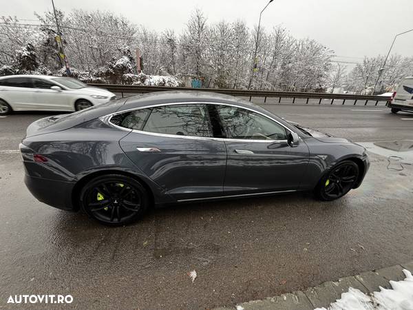 Tesla Model S 85 - 17