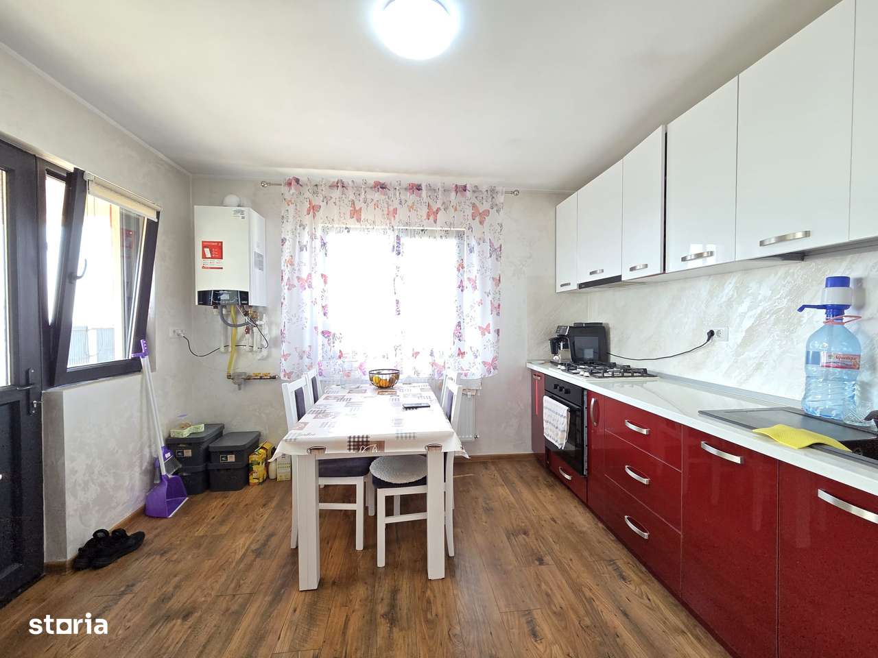 Casa cu utilitati finisata si mobilata la pret de apartament-4
