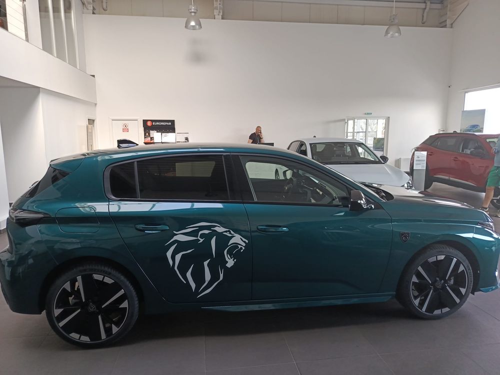 Peugeot 308 III [2021 - Prezent] 1.2L e-DCS6 MHEV GT 2025