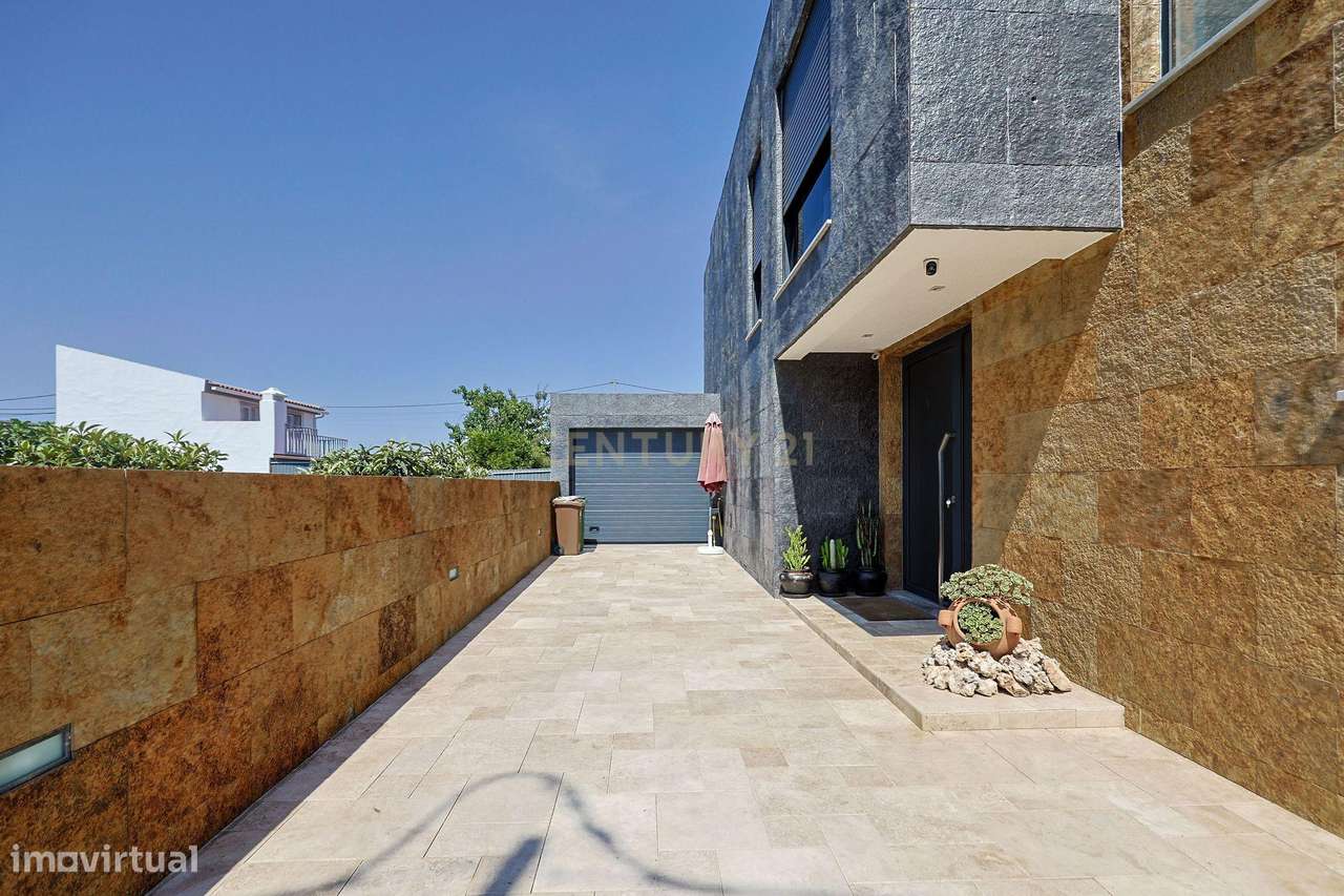 Moradia de Luxo | Duas Master Suites | Piscina de Água Salgada-46