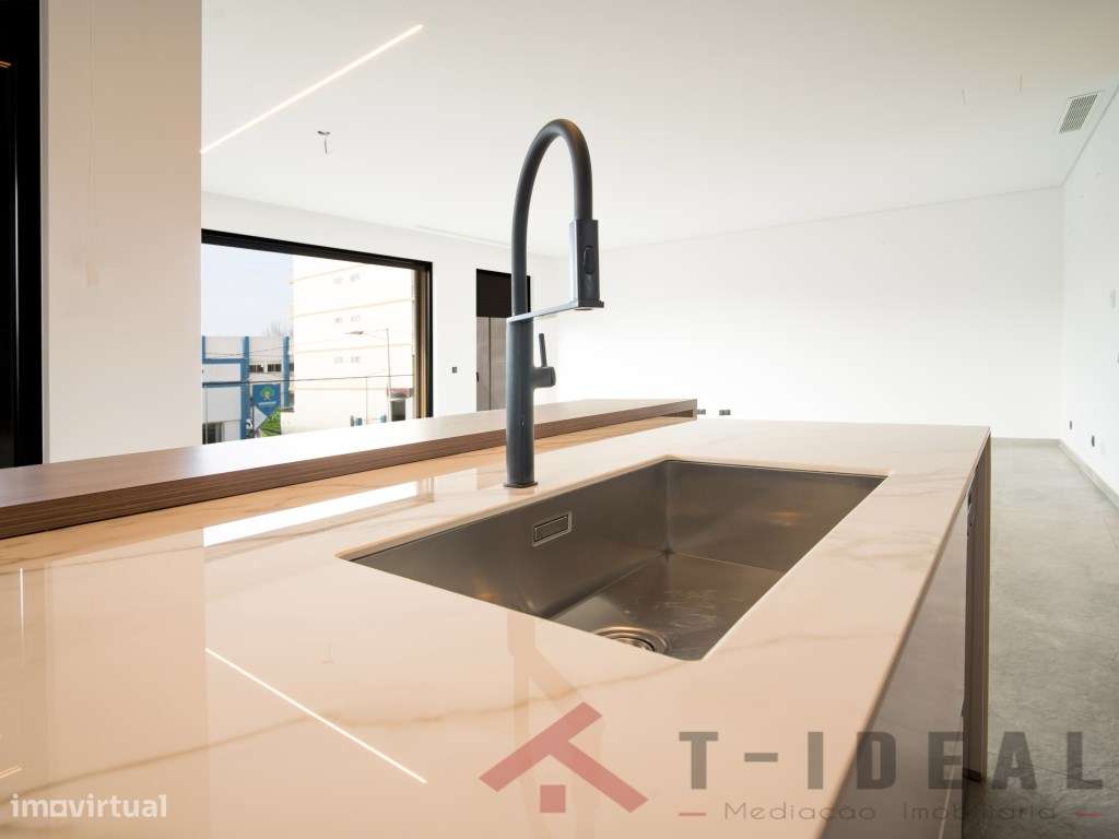 Apartamento T3 no Centro da Lourinhã-15