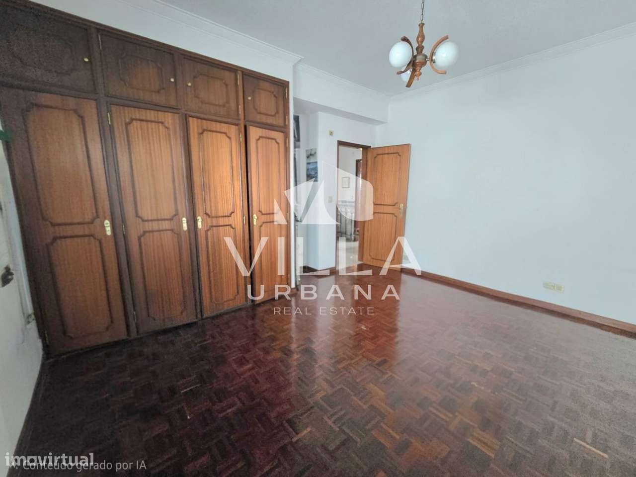 Moradia T4+1 em zona privilegiada nos Foros de Amora-29