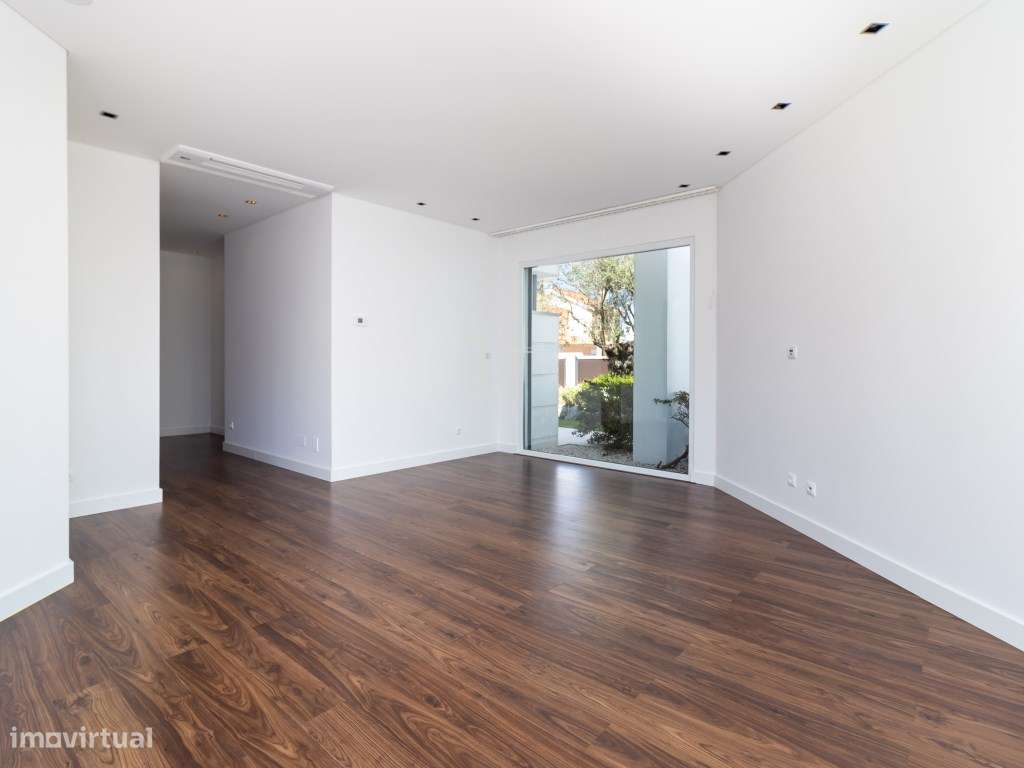 Moradia térrea com piscina salgada aquecida - Marisol-32