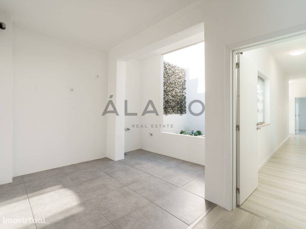 Apartamento T4 renovado em Faro