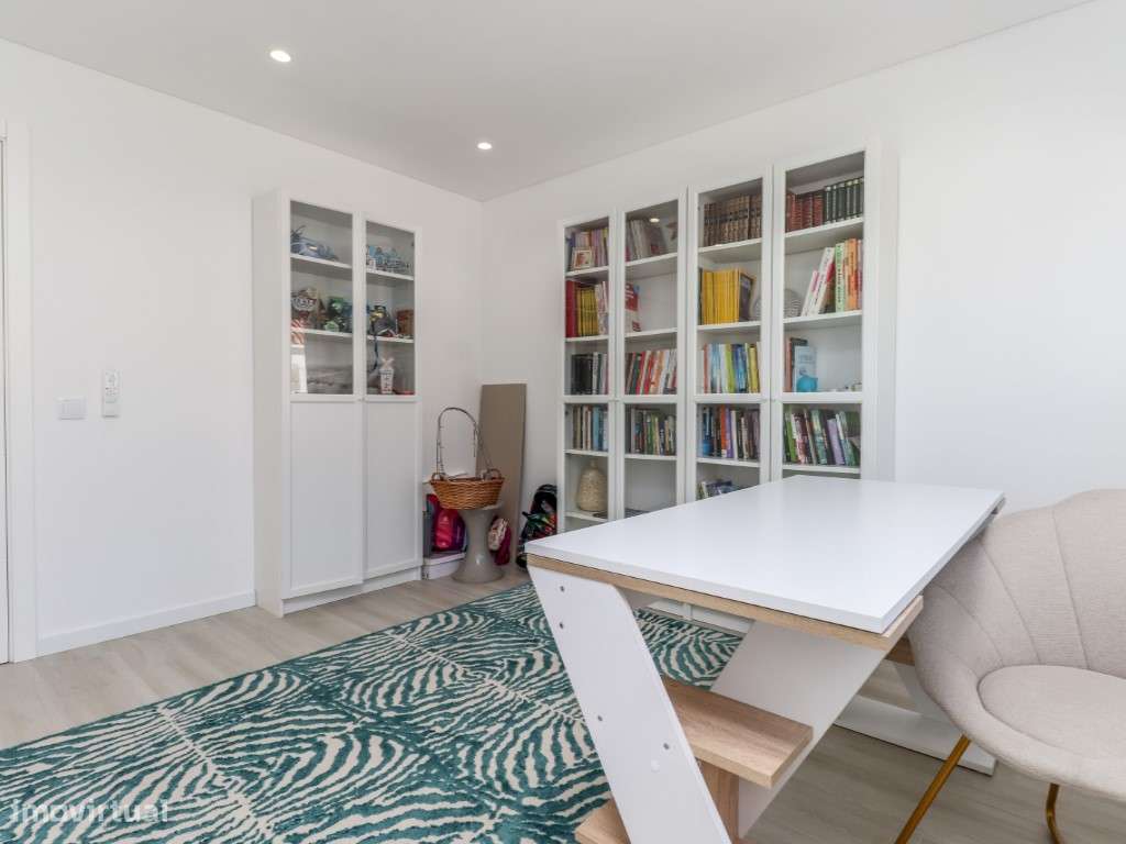 Moradia T4+1 Nova com Piscina Aquecida e Ginásio em Vidro Luxo, Con...-5