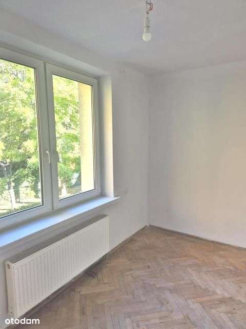 Komorów dwa domy blisko Wkd-18