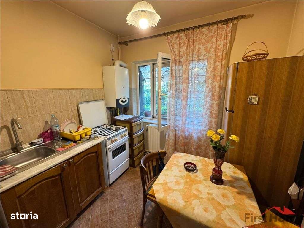 Apartament 3 camere, etaj 1, zona Garii , decomandat, parcare - Imagine principală: 1/17