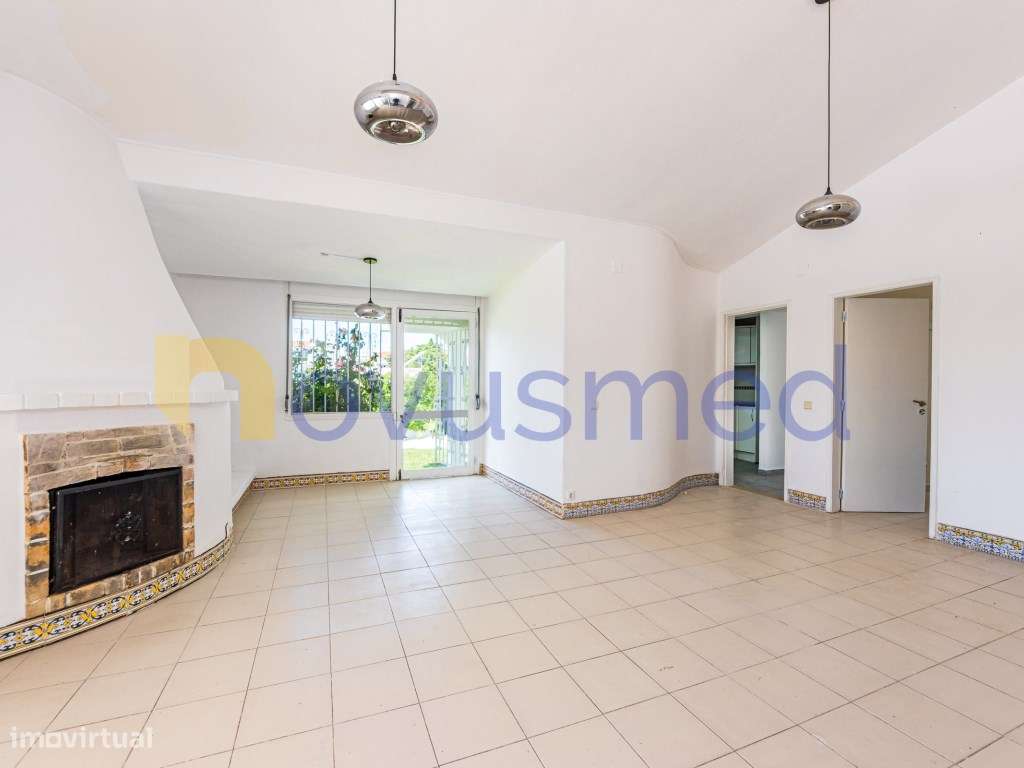 Moradia com Piscina na Zona Premium Areias São João, Albufeira-13