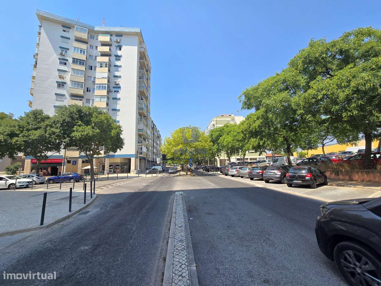 T3 com garagem Totalmente Remodelado com Home Staging - Grande imagem: 2/29