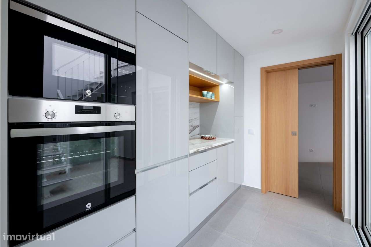 Moradia em banda com 6 quartos para venda em Lagos - Grande imagem: 5/30