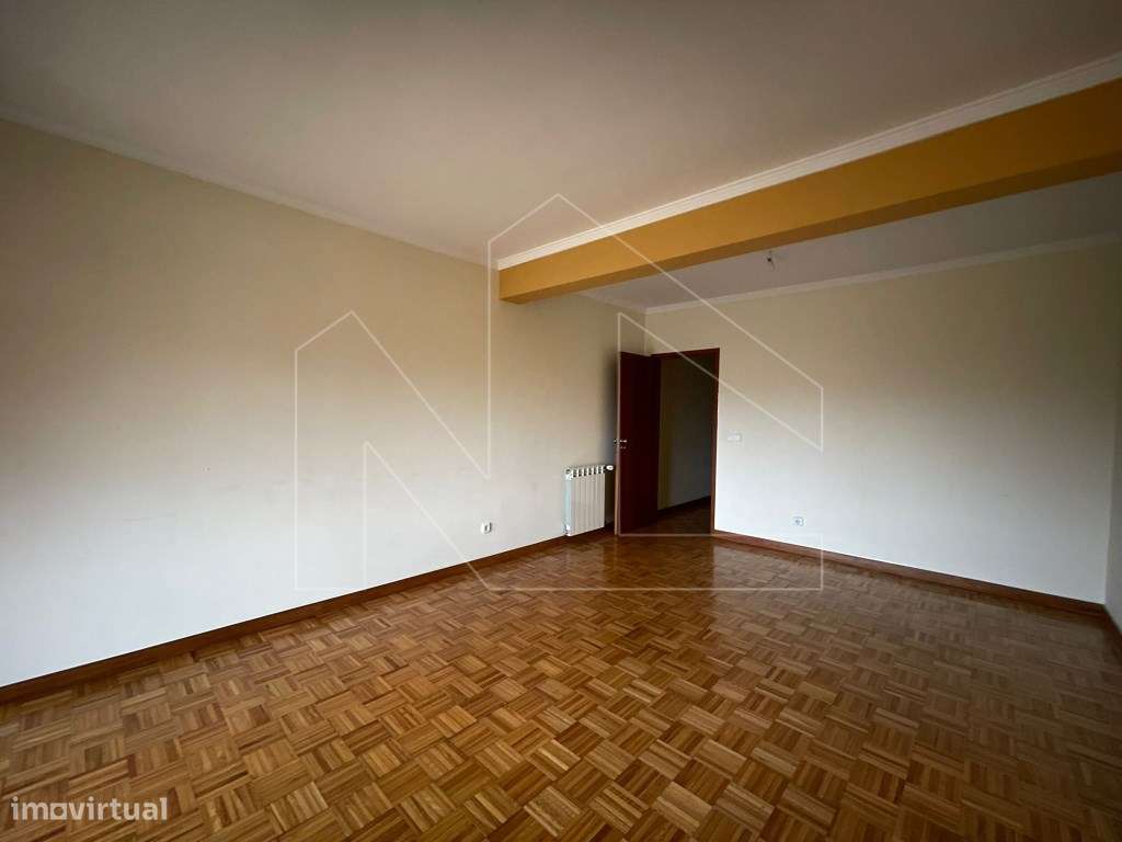 Apartamento T3 em Esgueira - Conforto, Espaço e Excelente Localização-8