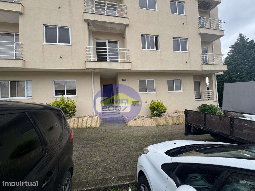 Apartamento T2 em Sanfins-0