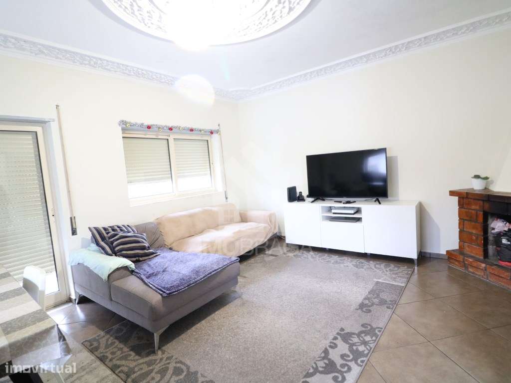 Arrendamento de Andar Moradia T3 situado em Nossa Senhora do Amparo... - Grande imagem: 4/25