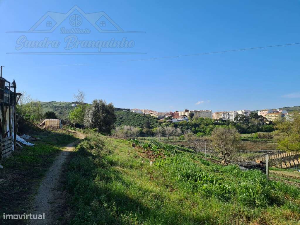 Terreno Urbanizável para 8 MORADIAS na Cidade - Grande imagem: 2/10