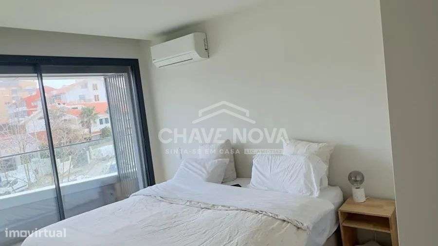 T2 Luxo Último Piso c/ Lugar de Garagem em Canidelo-9