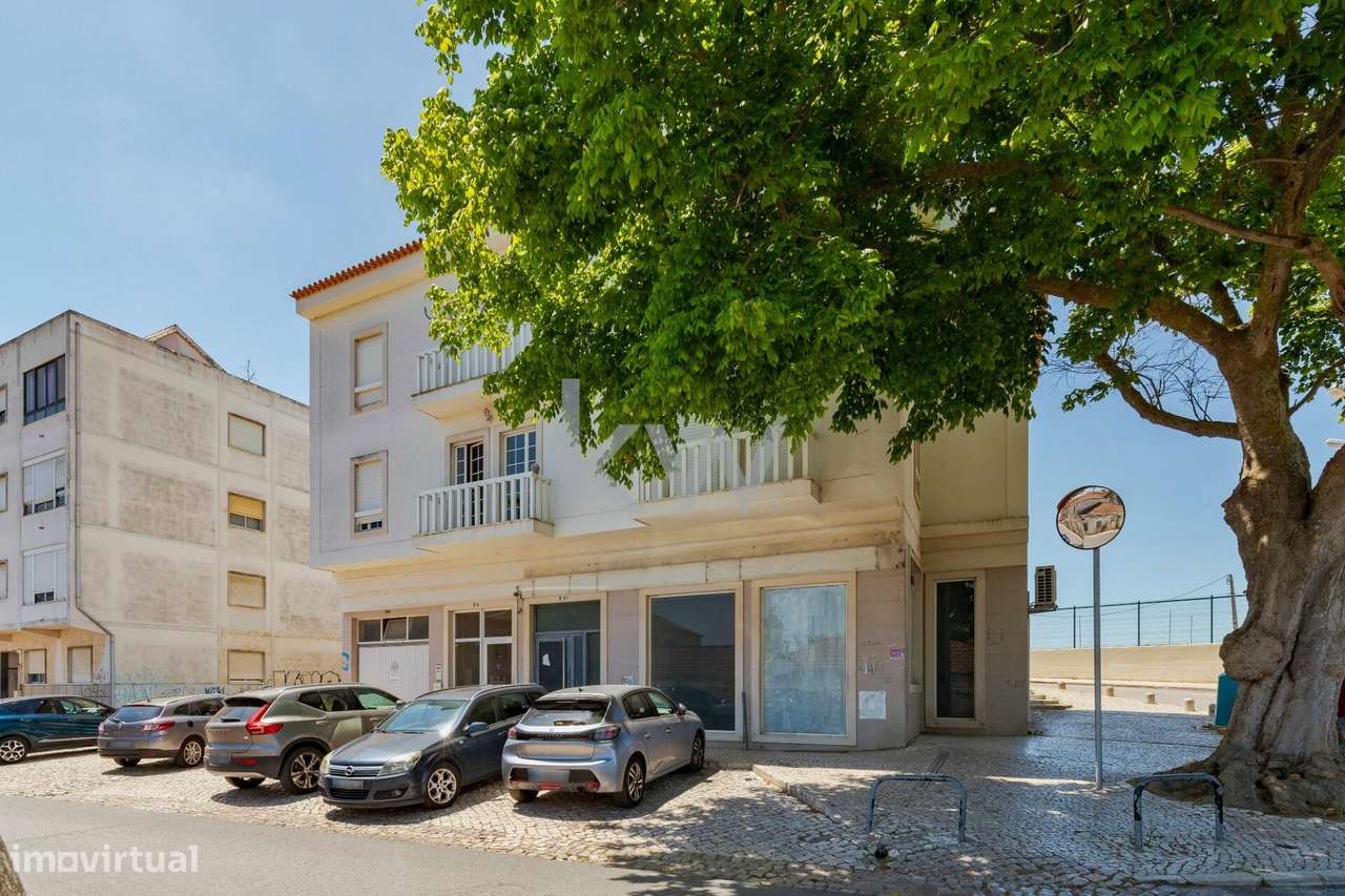 Loja com 138m2  para venda - Monte Caparica - Grande imagem: 2/33